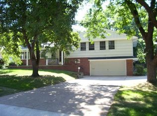 6624 Southdale Rd, Edina, MN 55435