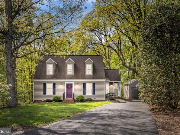 4406 Hilltop Ct, Fredericksburg, VA 22408