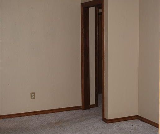 4th image of 10520 S Brook Dr