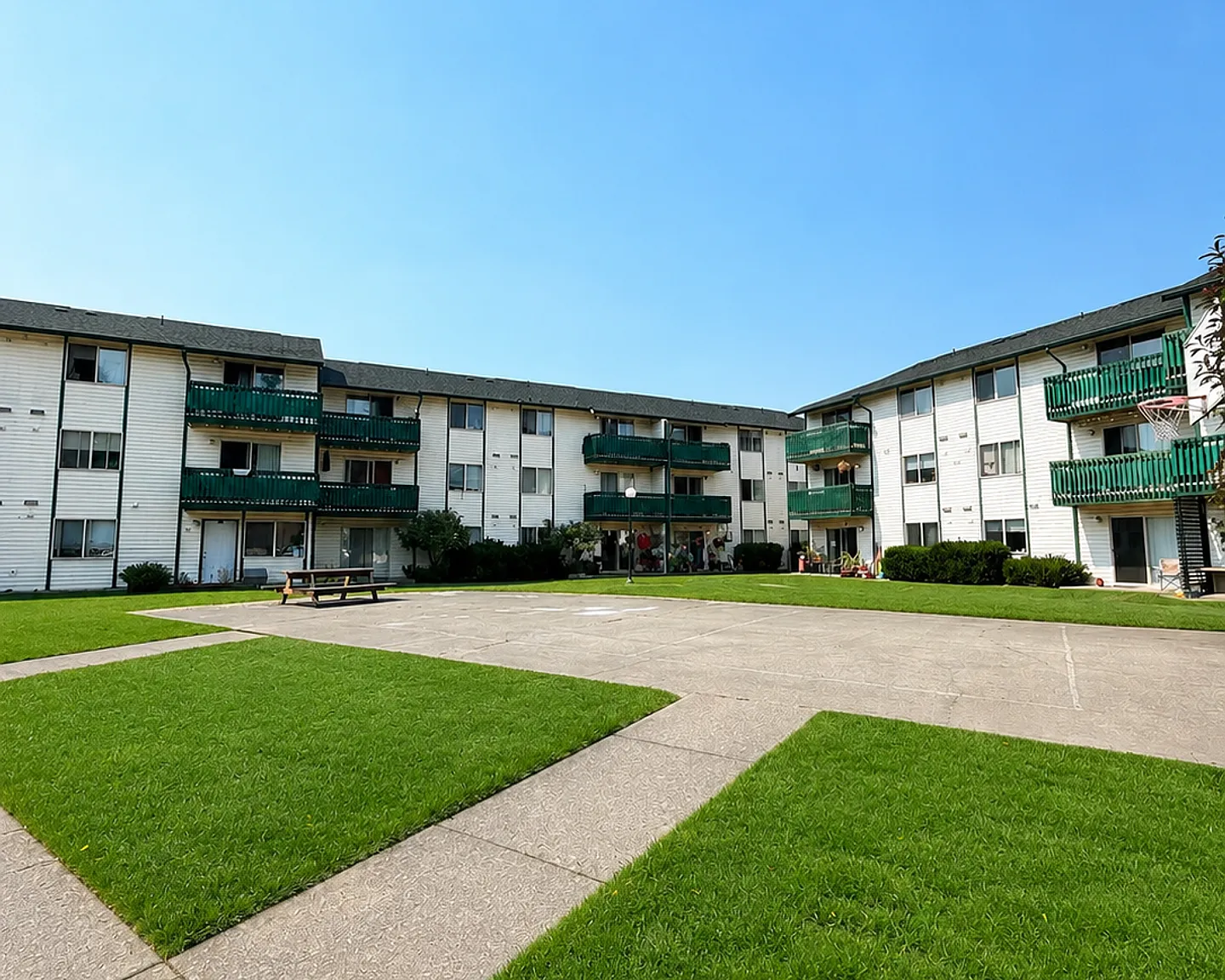 Baker Vista Apartments — Photo 3