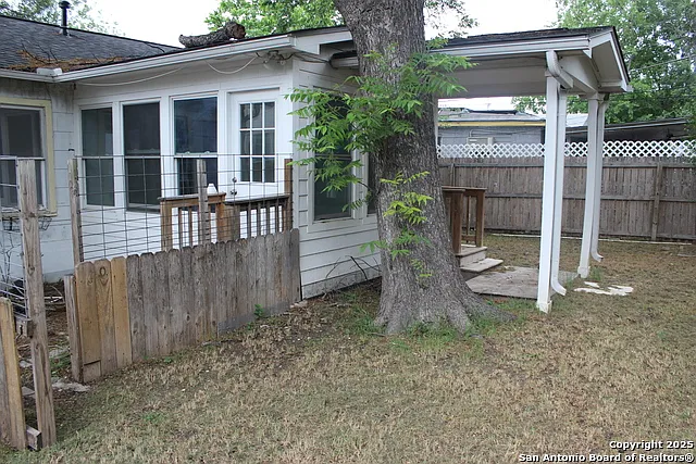 507 Gardina St — Photo 8