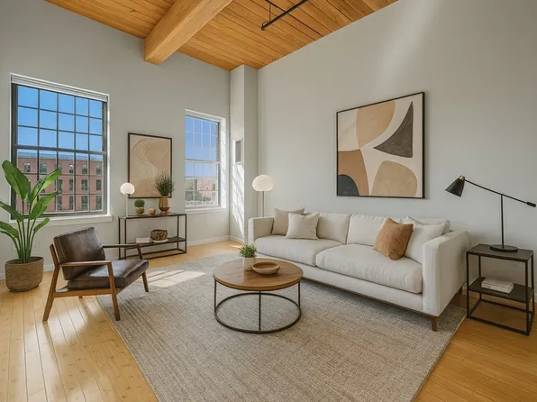 52 Lawrence Dr #M607, Lowell, MA 01854