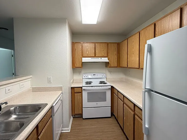 Highlands Apts — Photo 61