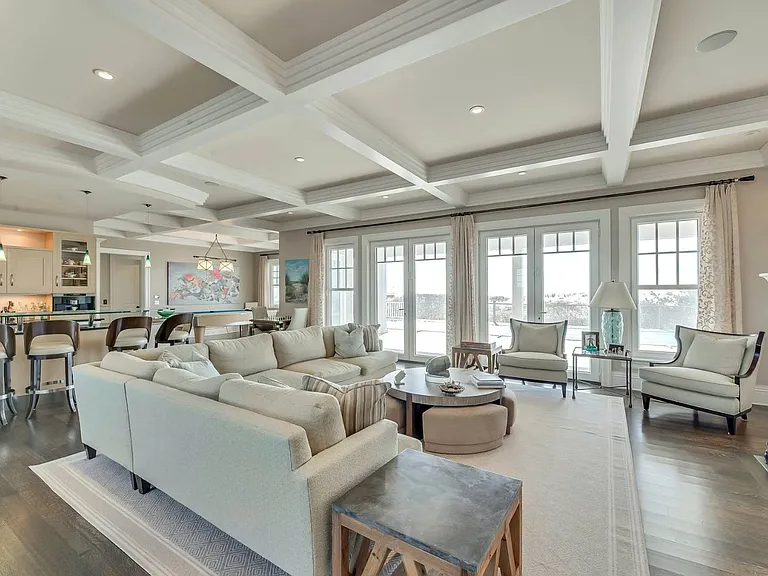 19 Dune Rd — Photo 10