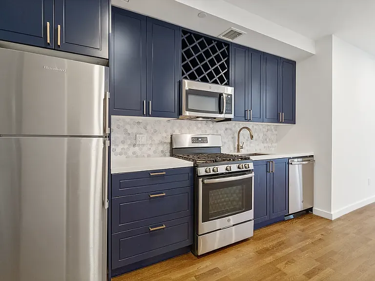 41-32 27th St #10B — Photo 4