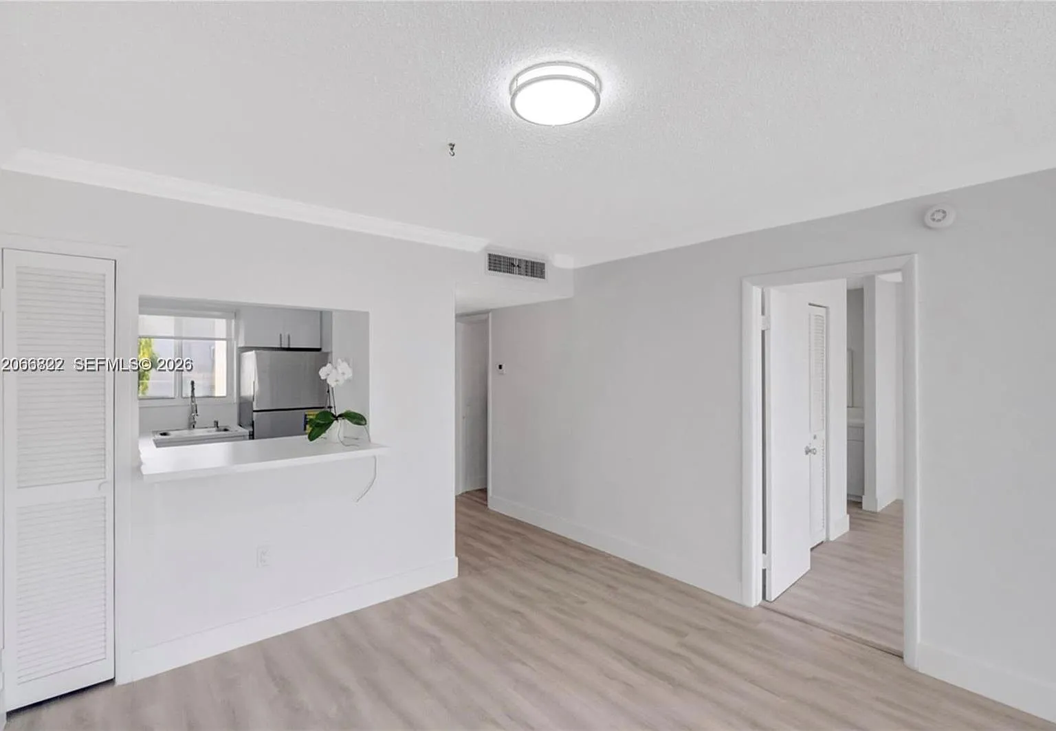 Bayview Condo — Photo 3