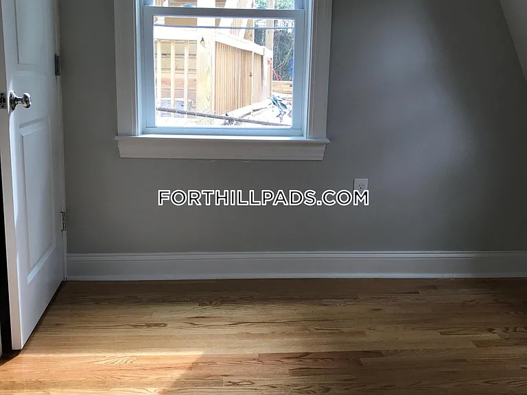 6 Saint James Pl — Photo 13