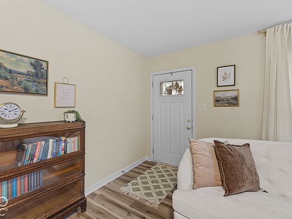 4th image of 649 Young St