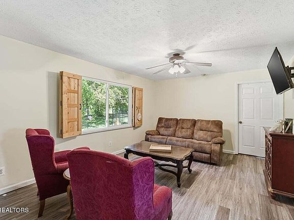 3rd image of 1144 Rocky Springs Rd