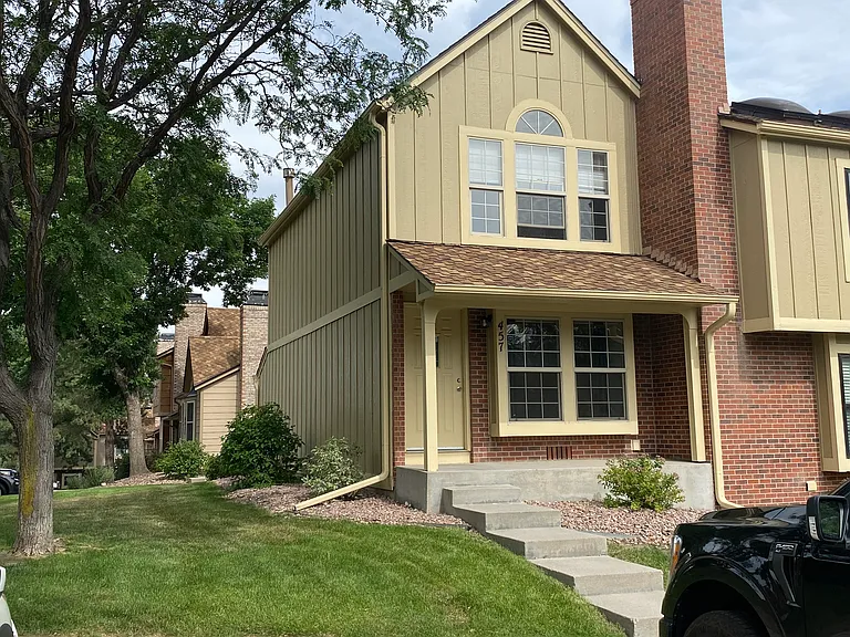 457 Rolling Hills Dr — Photo 1