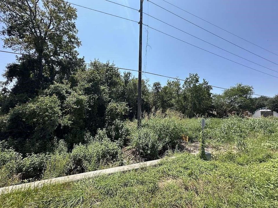 2nd image of 0 SE Interstate Highway 10 Frontage Rd