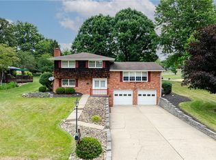 110 Adlin Ave, Houston, PA 15342