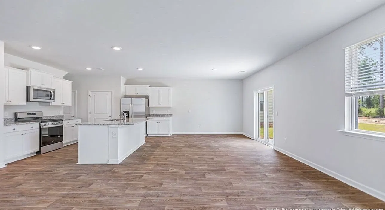 4 bed, 2.5 bath, 1927 sqft, $2,995 — Photo 3