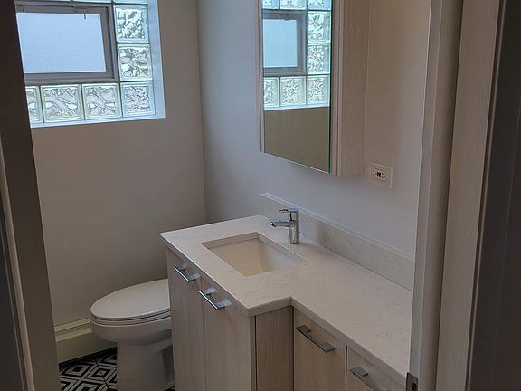 3rd image of 6422 W Gunnison St Floor 1