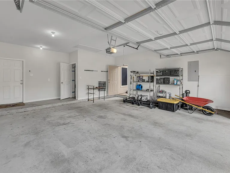 3800 Blackhawk Ln — Photo 17