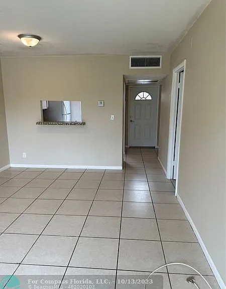 5021 W Oakland Park Blvd #105 — Photo 11