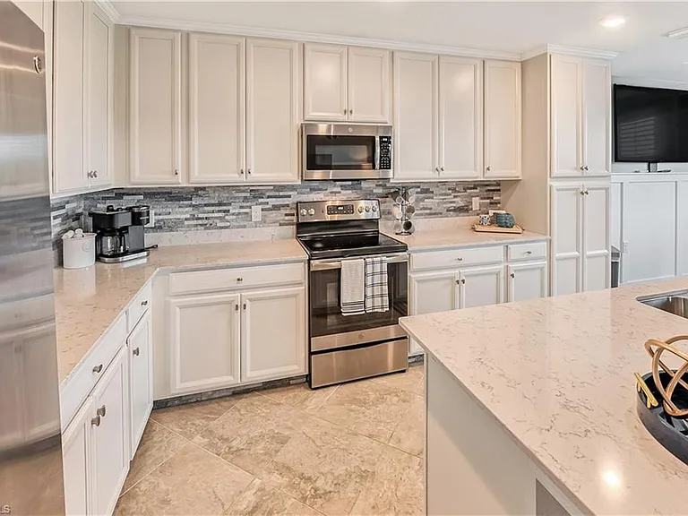 9572 Trevi Ct #5037 — Photo 8