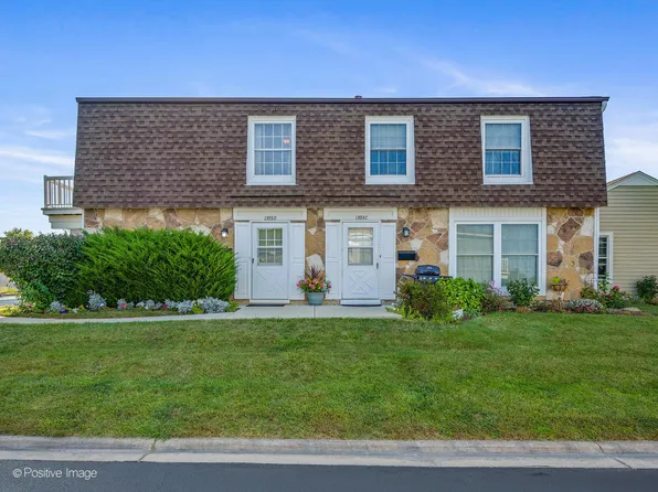 1393 Woodcutter Ln Unit D, Wheaton, IL 60189