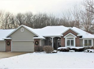 1595 Breezy Point Ln, Kalamazoo, MI 49009