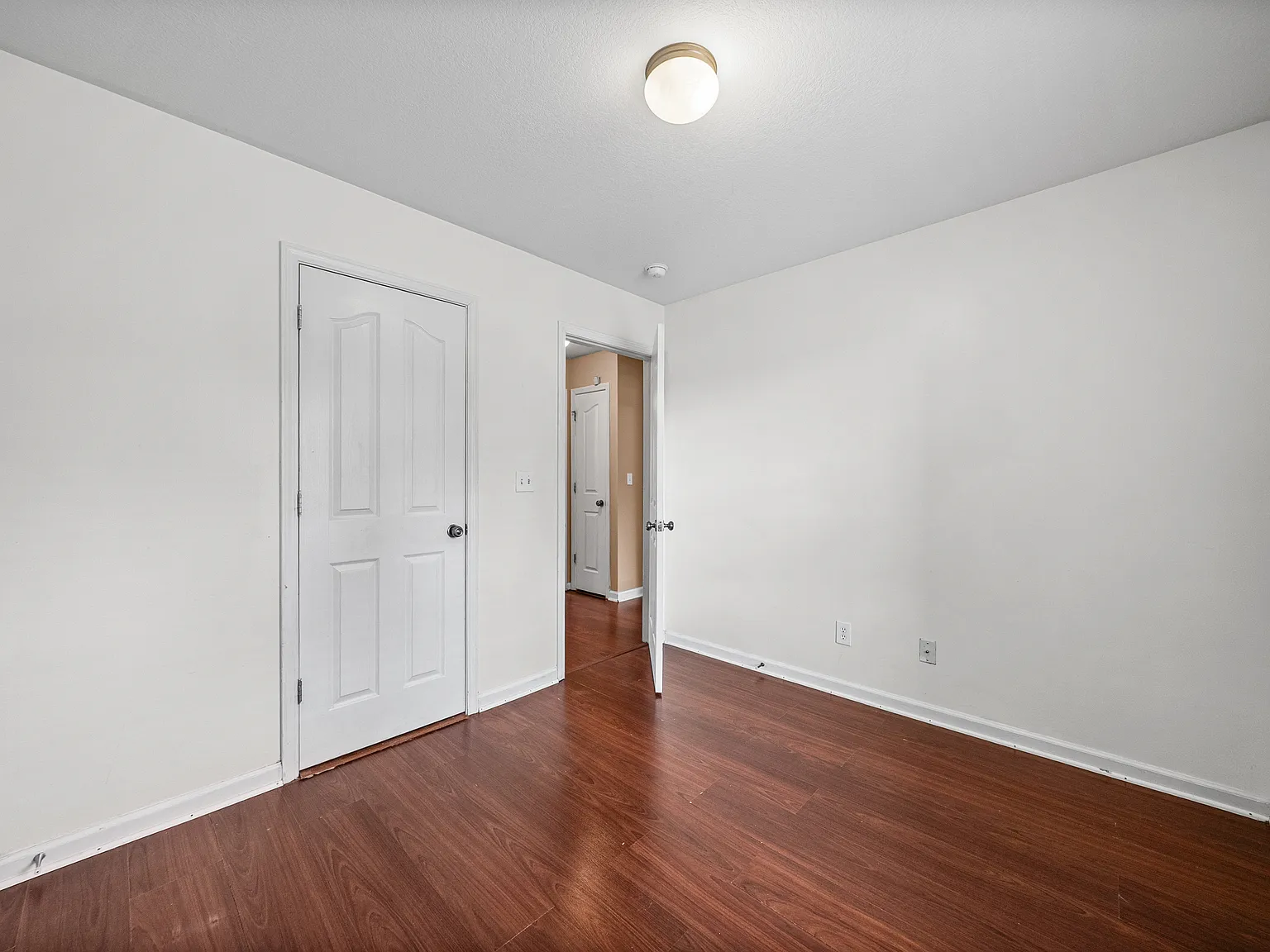 3 bed, 1120 sqft, $1,600 — Photo 3