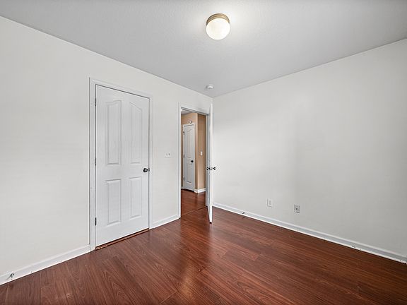 3rd image of 3208 Veranda Cir