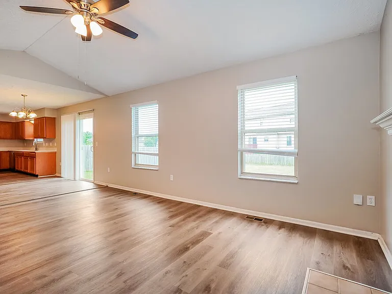 4299 Shady Meadows Dr — Photo 11