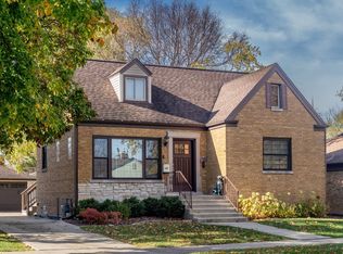 2452 S 5th Ave, North Riverside, IL 60546
