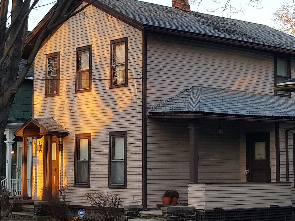 2nd image of 50 Madison St