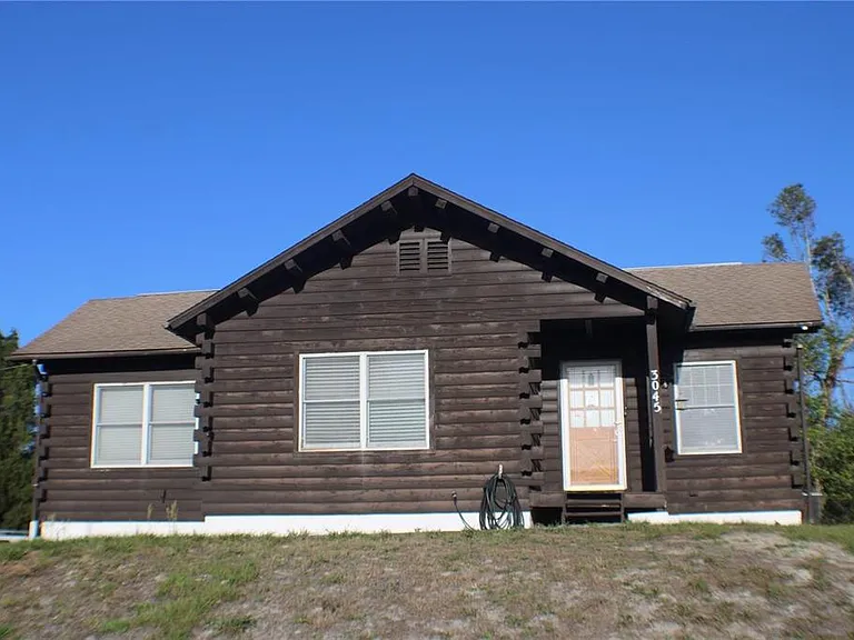 3045 Yorkshire Dr — Photo 1