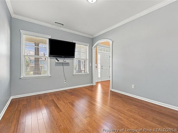 4th image of 241 Heathrow Dr