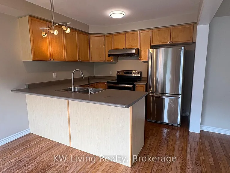 52 Dougherty Cres — Photo 7