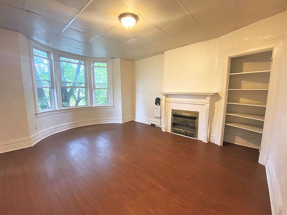 4th image of 5704 Wellesley Ave #2