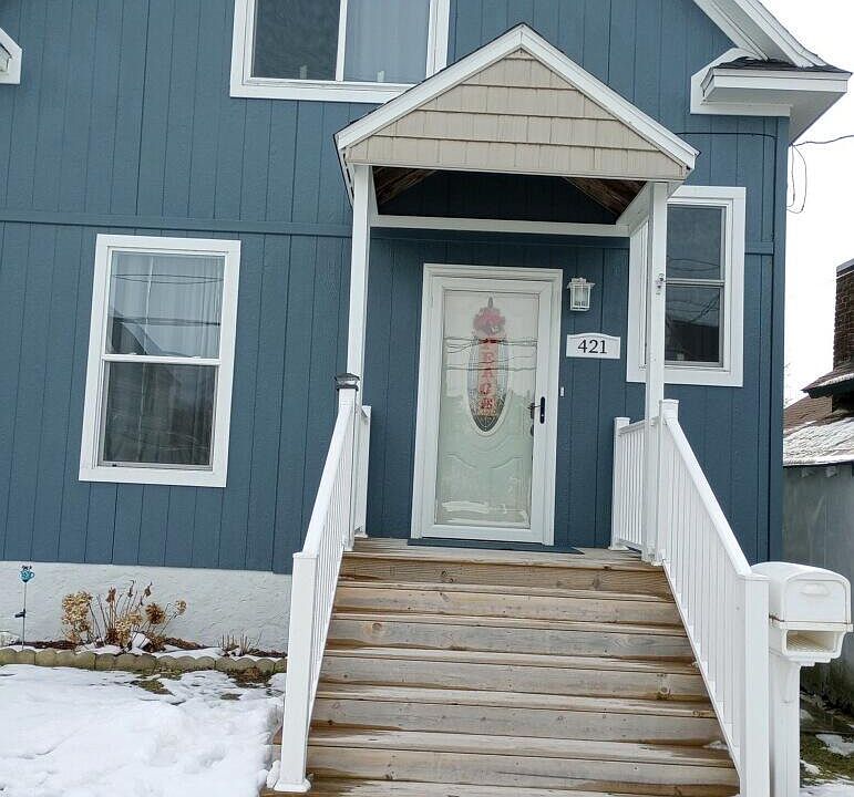 421 Oak St, Manistique, MI 49854 MLS 23001412 Zillow