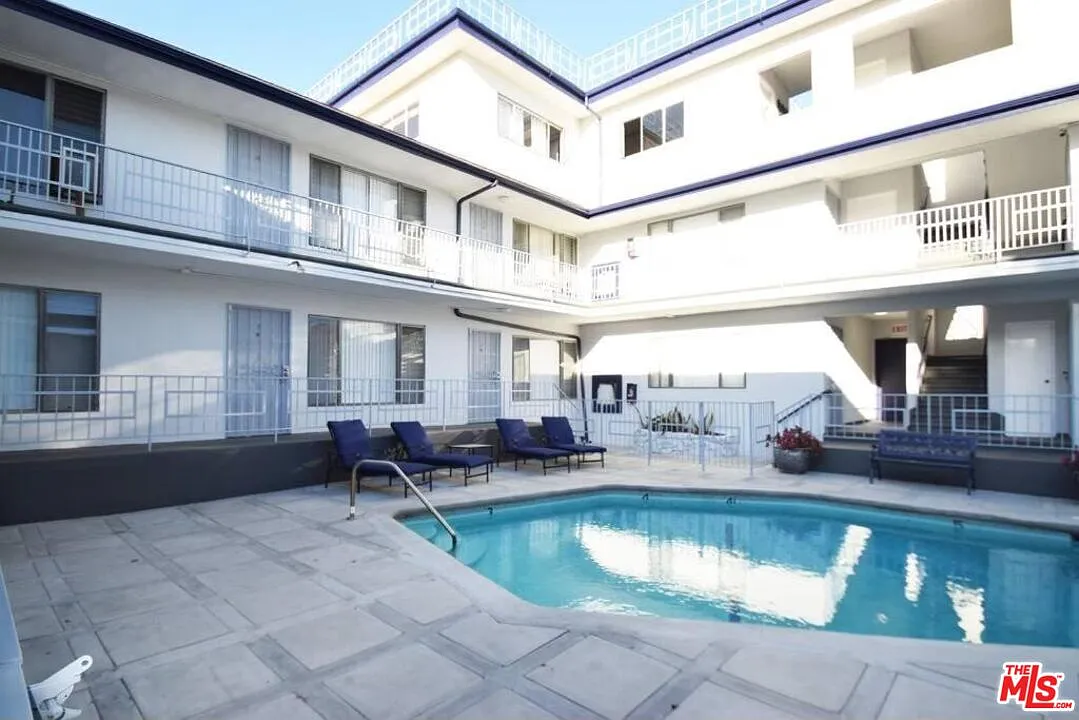 1 bed, 1.0 bath, $2,900 — Photo 1