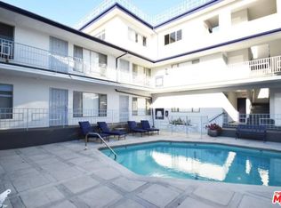 1940 Carmen Ave, Los Angeles, CA 90068