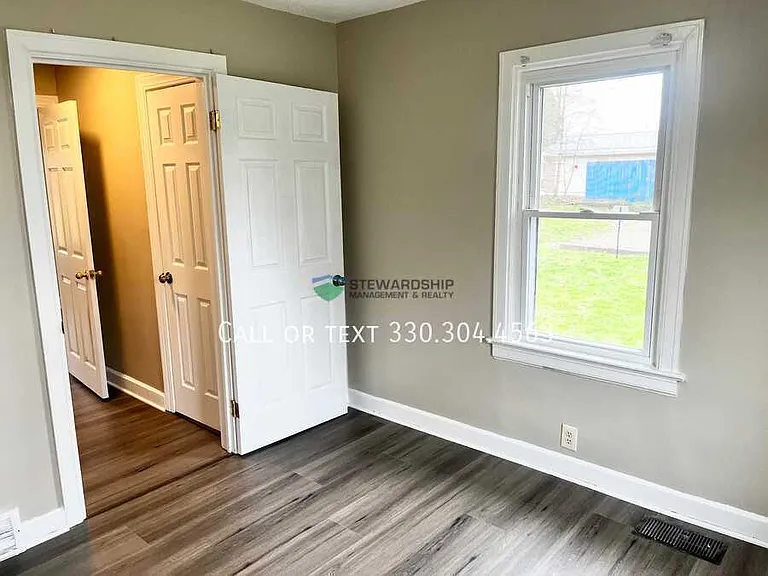 133 Catherine St — Photo 13