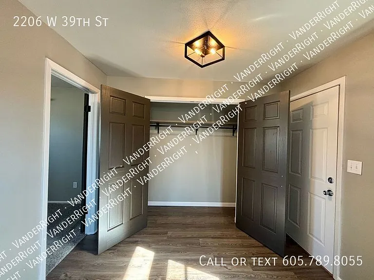 2206 W 39th St — Photo 12