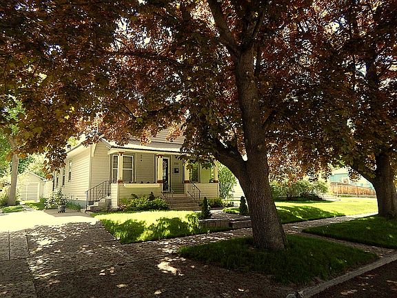 3rd image of 250 10th St