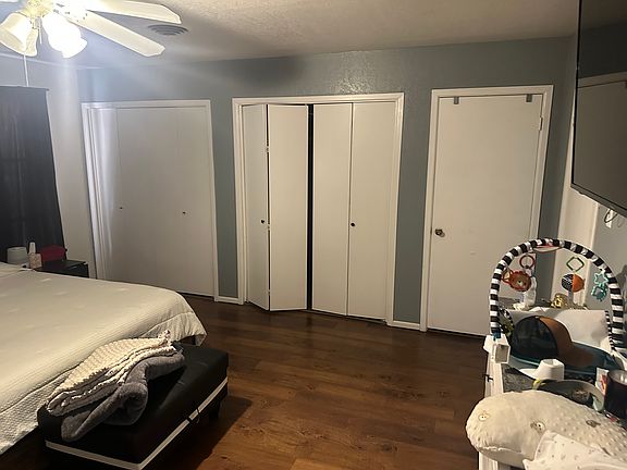 3rd image of 4201 Siesta Ln #4201
