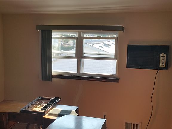 5th image of 380 Hamden Ave