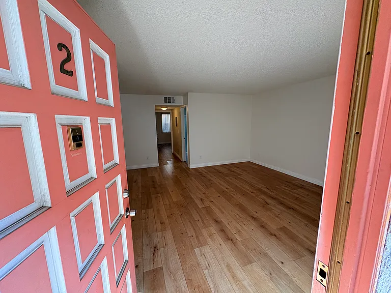 118 N Cedar St #2 — Photo 3
