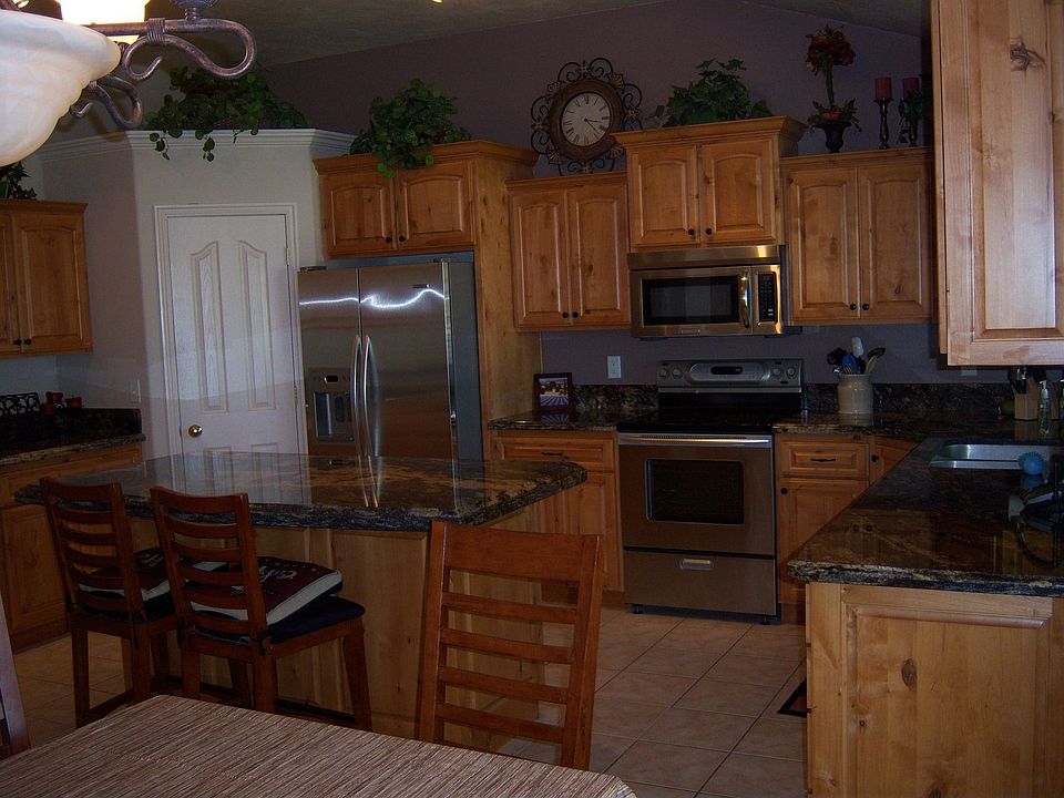Gorgeous Updated Kitchen!