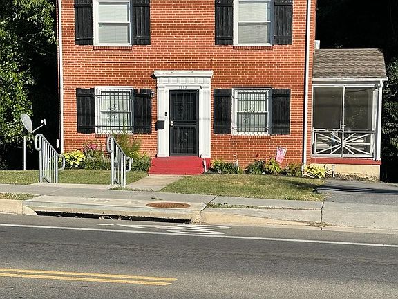 4th image of 1715 10th St NW