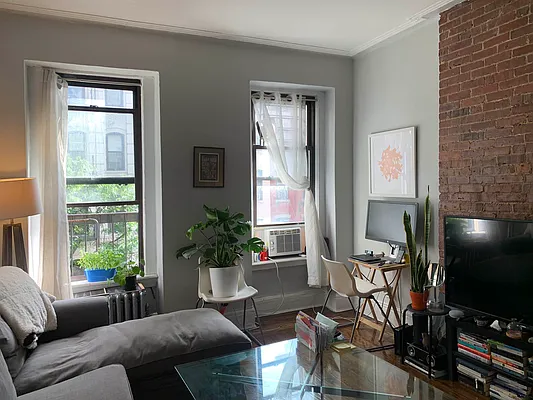 Rented by Urban Real Estate Property Group Inc | media 5