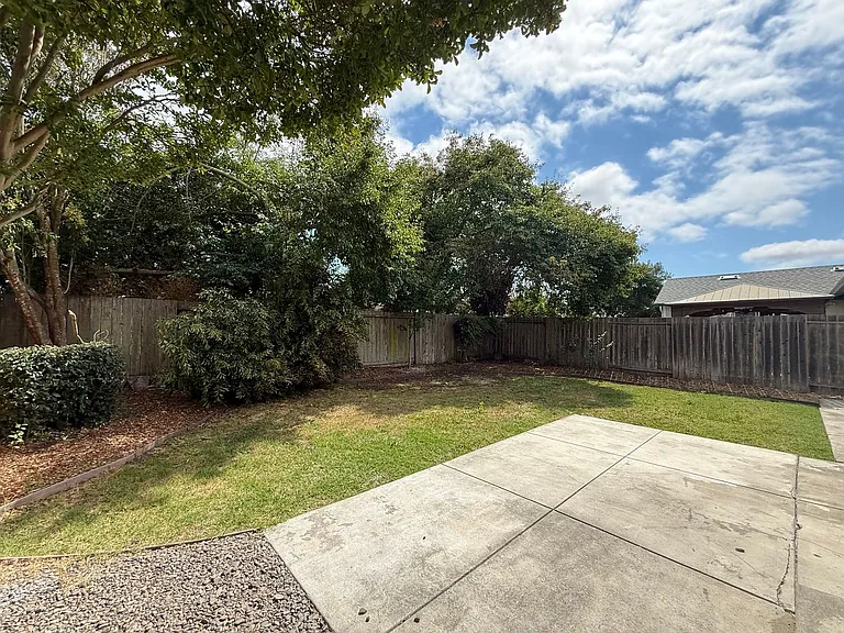 1363 Garmont Ct — Photo 16