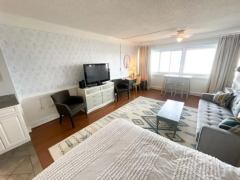 1520 Senate St #113 — Photo 6