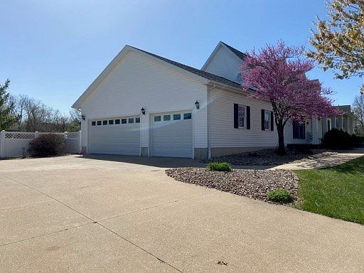 2nd image of 803 Cleaver Dr
