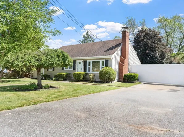 25 Watson St, Seekonk, MA 02771