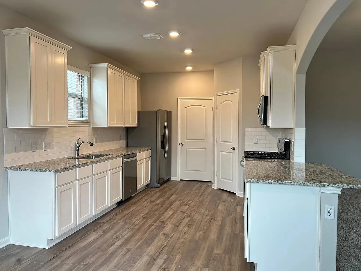 3 bed, 1647 sqft, $1,945 — Photo 3