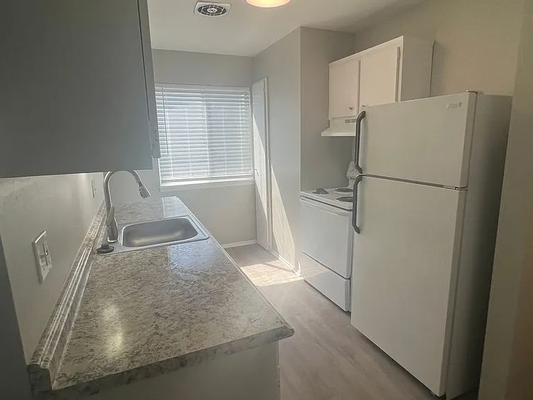 550 Rosewood St — Photo 4